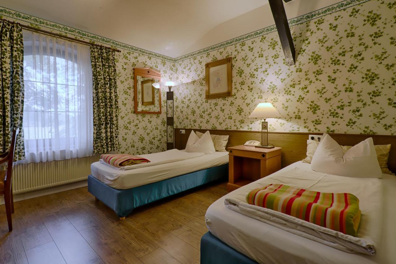 Waldschloesschen Bed & Breakfast มิทเทนวาลเดอ ภายนอก รูปภาพ