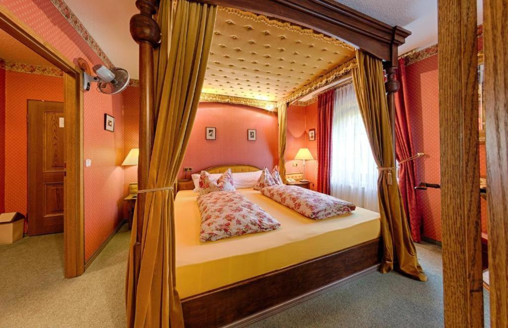 Waldschloesschen Bed & Breakfast มิทเทนวาลเดอ ห้อง รูปภาพ