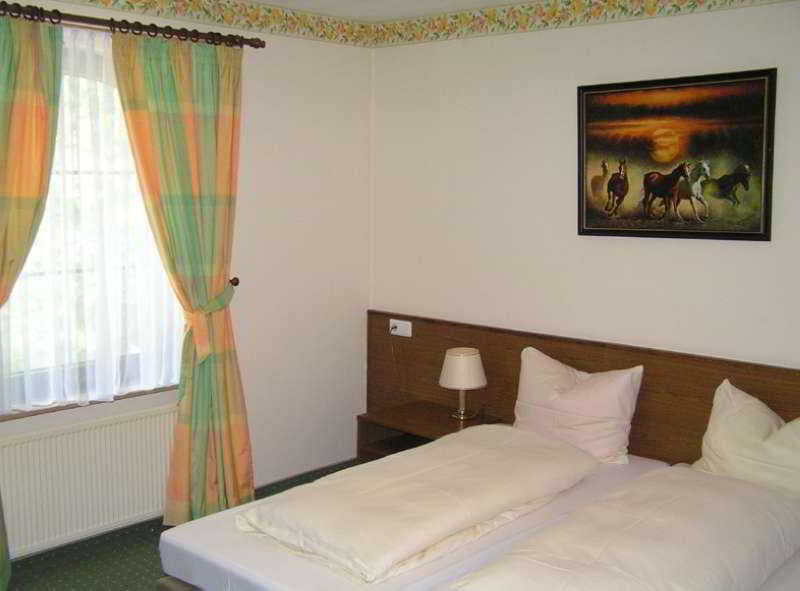 Waldschloesschen Bed & Breakfast มิทเทนวาลเดอ ภายนอก รูปภาพ